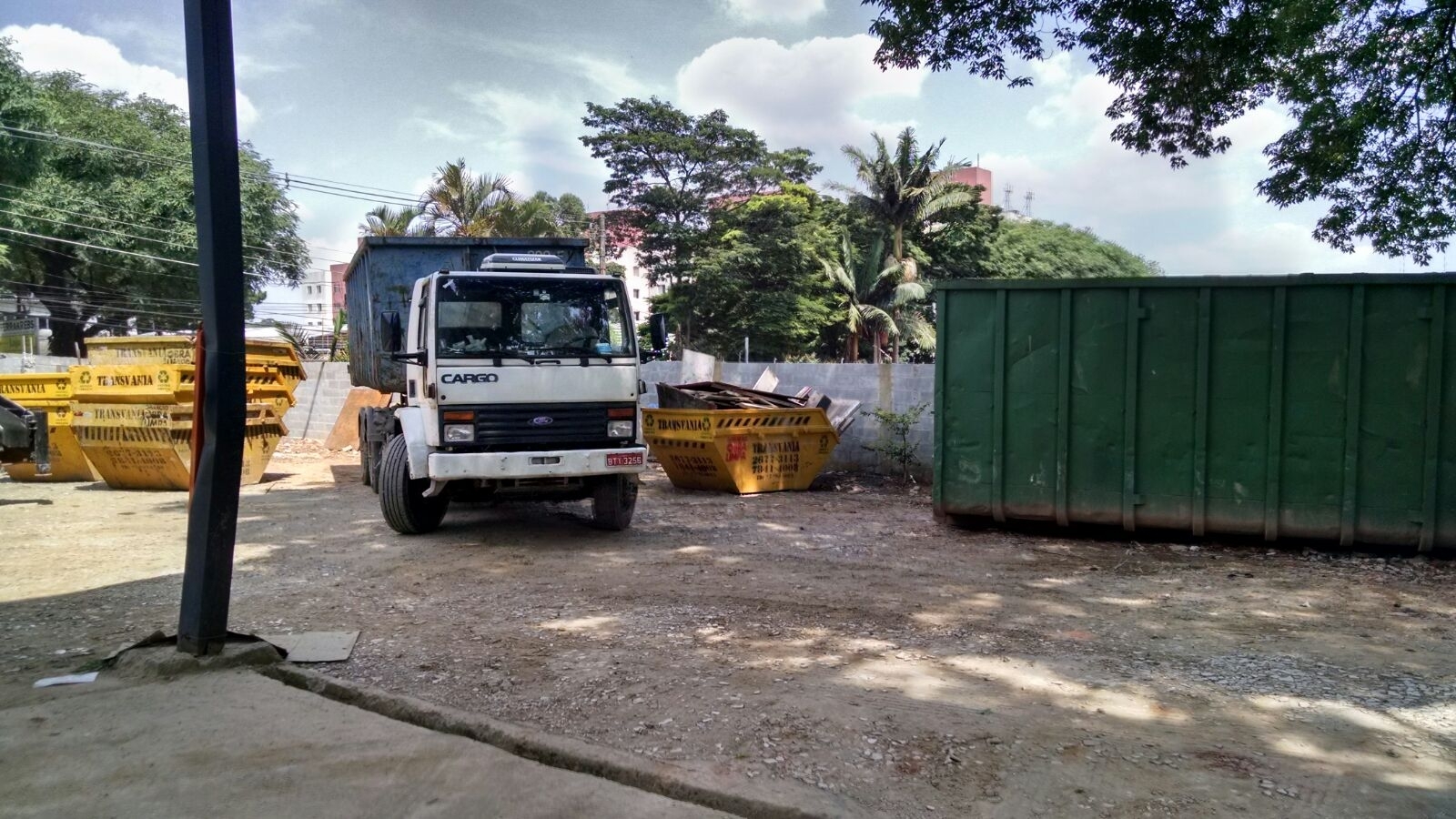 Caçambas para Coleta de Lixo no Demarchi - Serviço de Remoção de Lixo com Caçamba