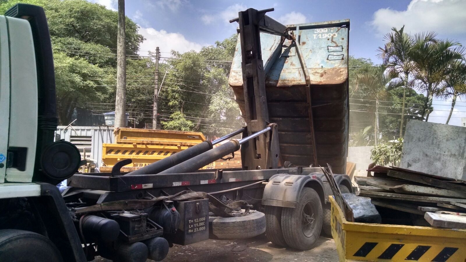 Procuro Locação de Caçamba para Entulho na Bairro Paraíso - Caçamba para Remoção de Entulho