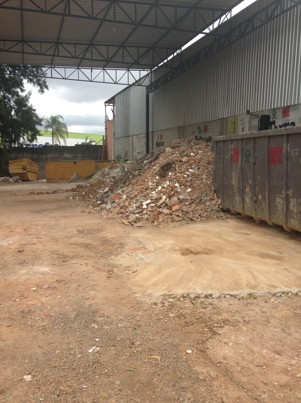 Quanto Custa Remover Lixo com Caçamba na Bairro Campestre - Caçamba para Coleta de Lixo