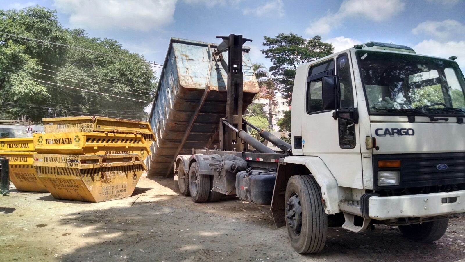 Serviço de Remoção de Lixo com Caçamba Preço em São Caetano do Sul - Empresa de Caçamba para Retirar Lixo